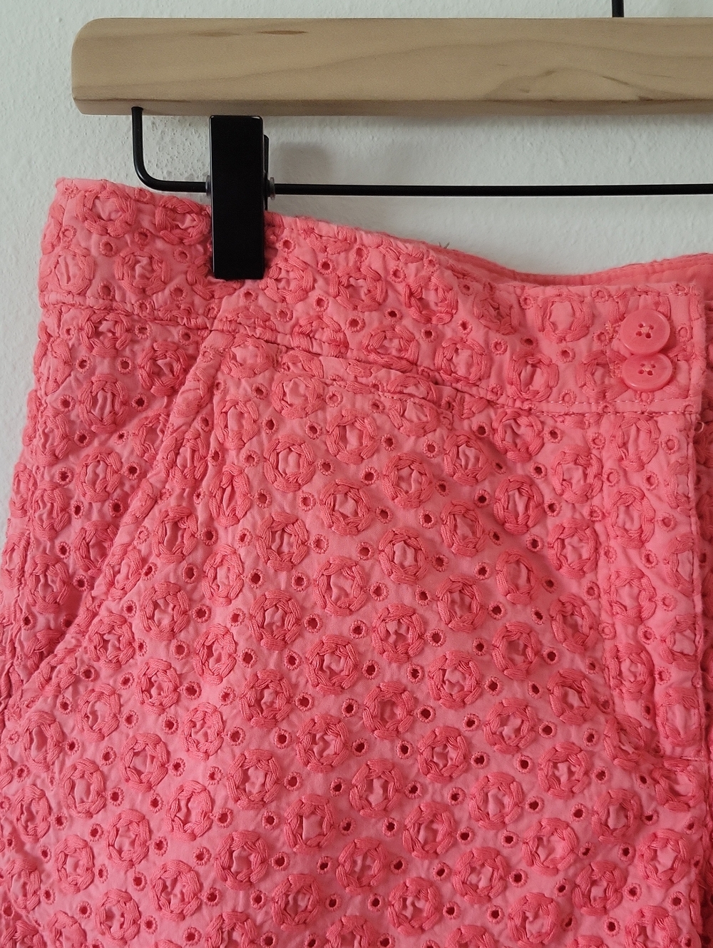 Tommy Bahama Coral Eugenia Eyelet Shorts Size 6 - Picture 2 of 7